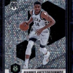 2020-21 Panini Mosaic Giannis Antetokounmpo Trading Card - Milwaukee Bucks